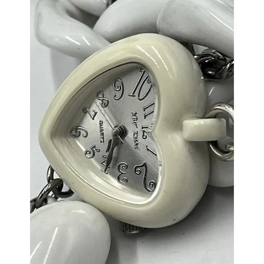 Betsey Johnson Vintage‎ Puffy 3D White Acrylic Heart Chain Bracelet Watch BJ7016